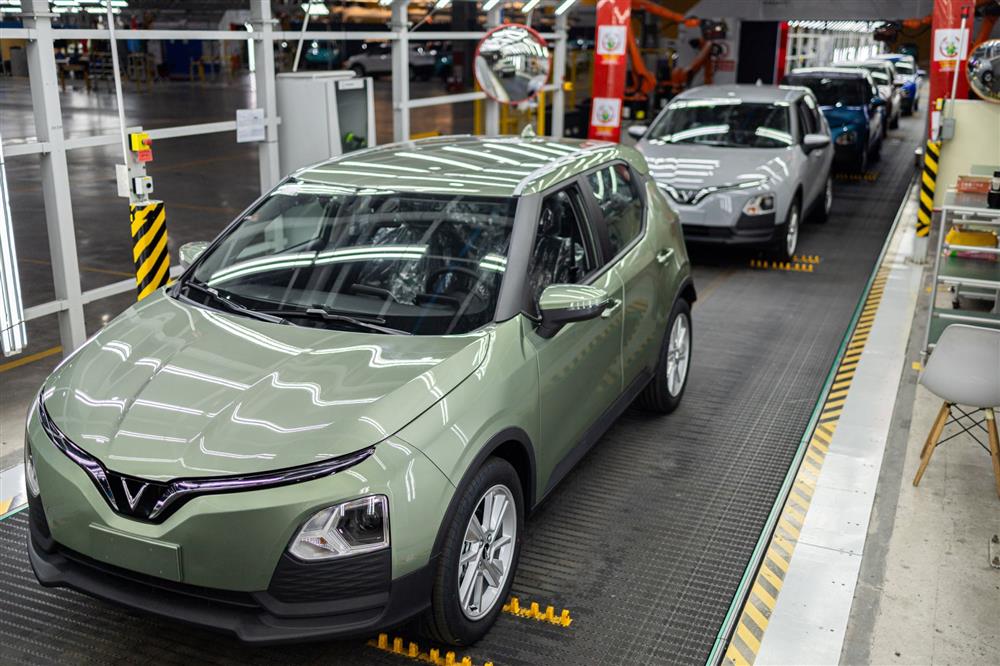 Hưởng lợi đến hơn 80 triệu đồng, giao xe trong tháng 7, khách hàng nô nức chốt cọc sớm VF 5 Plus